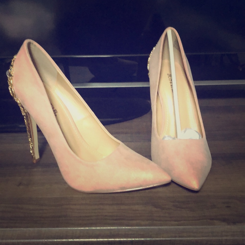 Brand New Never Worn.  9.5